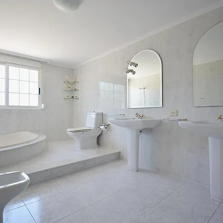 Casa Con Jardin En Vilanova De Arousa Pontevedra Exterior photo