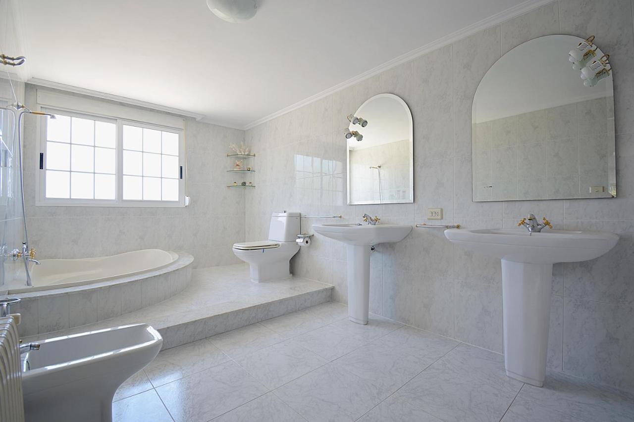 Casa Con Jardin En Vilanova De Arousa Holiday home *